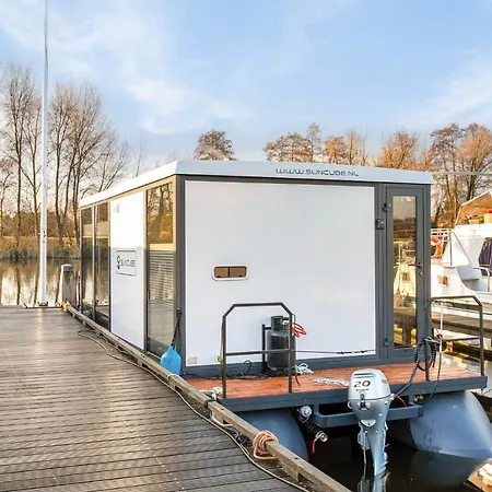 Apartment Charming Tiny Houseboat Escape Near Amsterdam *