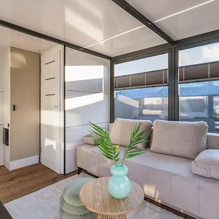 Apartamento Charming Tiny Houseboat Escape Near Amsterdam By Weltevreden Experience Kortenhoef