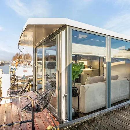 Charming Tiny Houseboat Escape Near Amsterdam * Kortenhoef