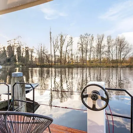 Apartment Charming Tiny Houseboat Escape Near Amsterdam Kortenhoef